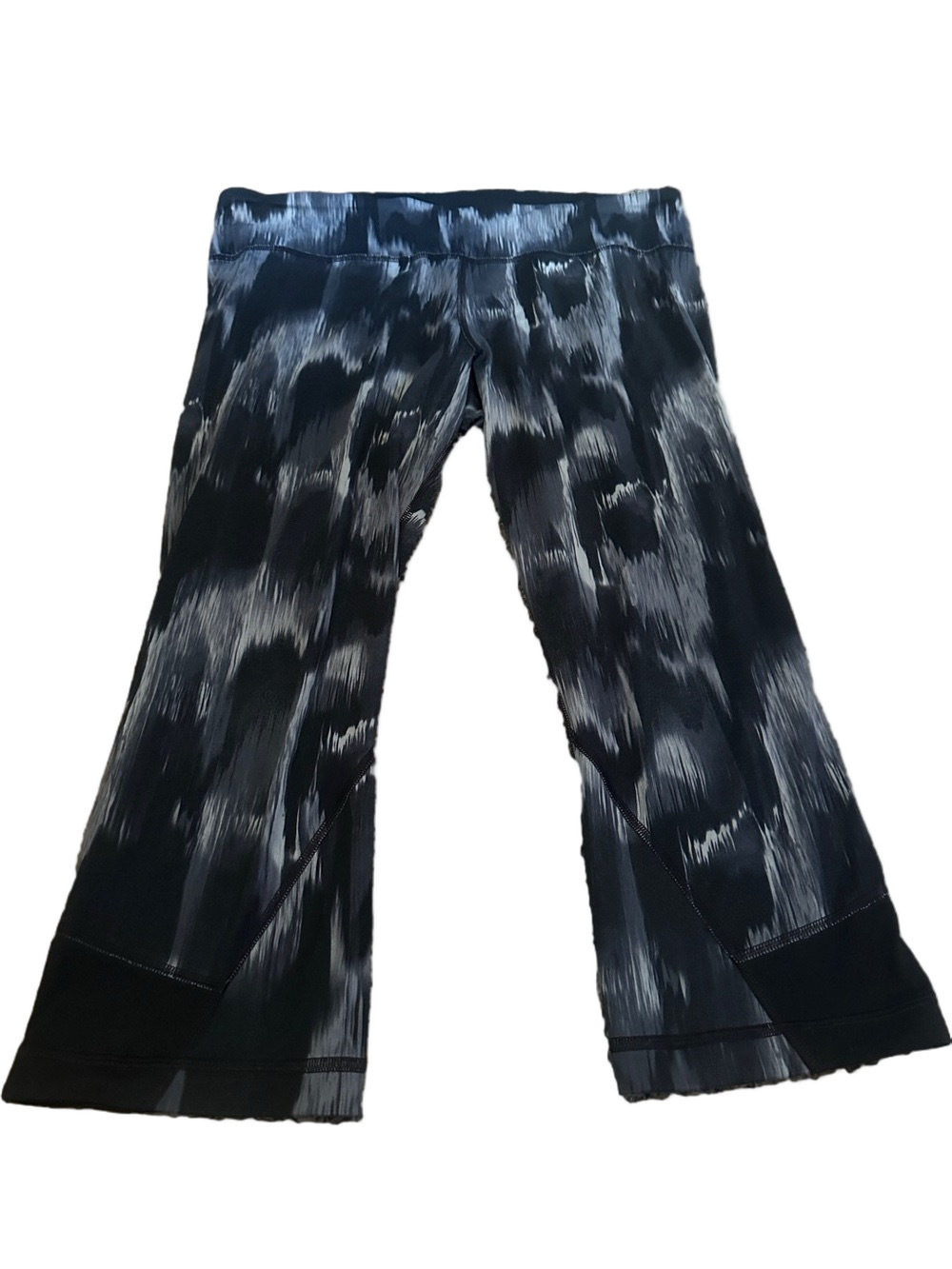 Large Under Armour Black High-Waist Athletic Capri’s